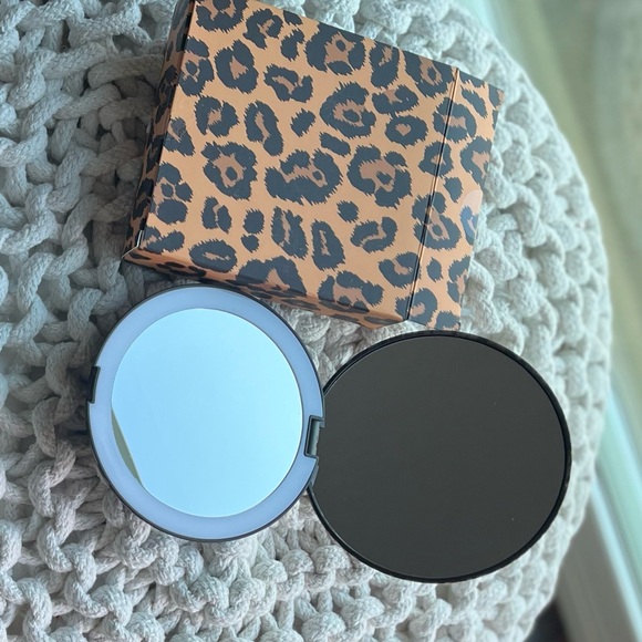 QVC POP PORTABLE LIGHTED COMPCT MAGNIFYING MIRROR NEW - Picture 5 of 8